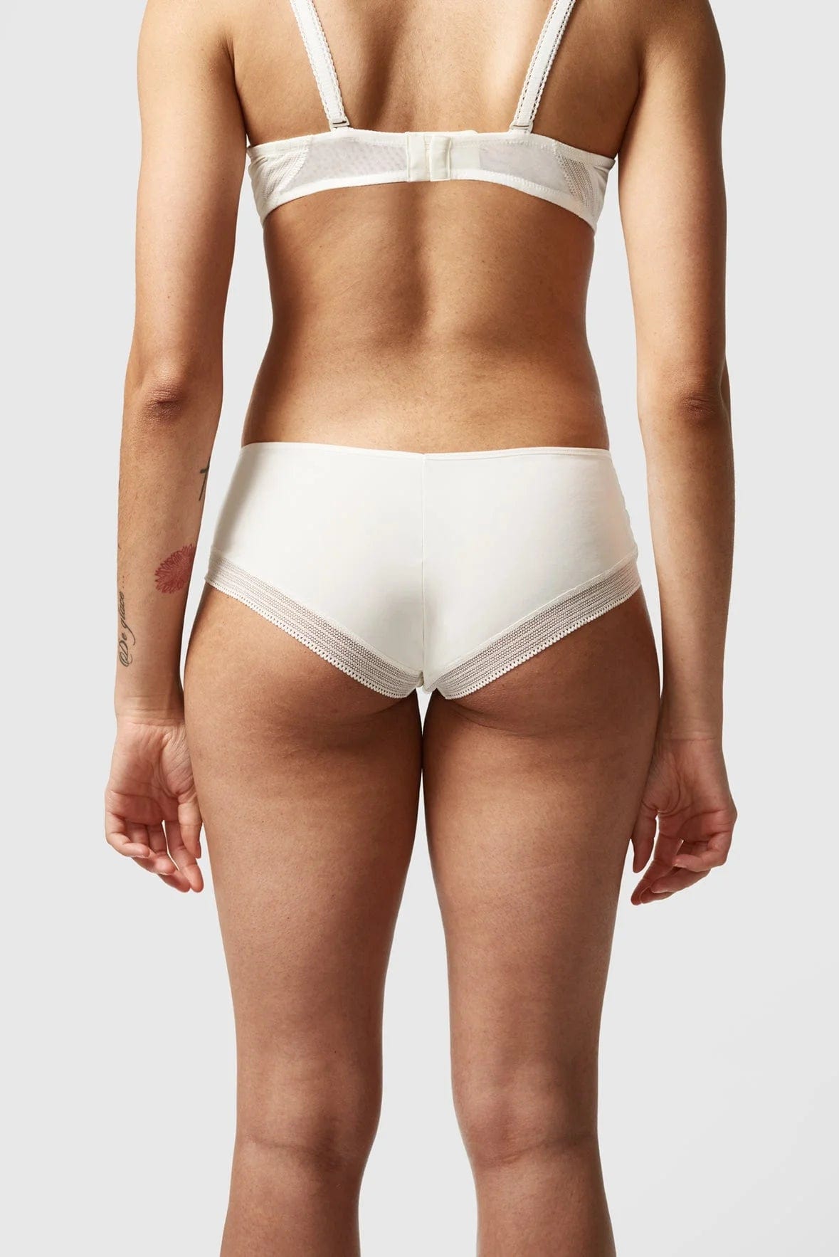 %shop_name_% Chantelle_True Lace Shorty _ Underwear_