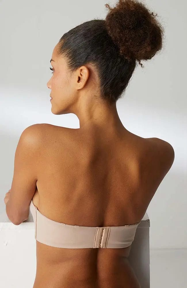 Essential Strapless Bra and Uniq Seamless Brief Set-Lingerie Sets-Simone Perele-SHEER, SHEER, Luxury lingerie brand, Luxury lingerie Hong Kong, Designer lingerie HK, Designer lingerie online, International luxury lingerie, Luxury lingerie gift ideas, buy lingerie online, Designer lingerie global delivery, Luxury lingerie shipping to Australia, Luxury lingerie shipping to Singapore