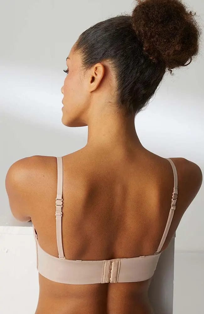 Essential Strapless Bra and Uniq Seamless Brief Set-Lingerie Sets-Simone Perele-SHEER, SHEER, Luxury lingerie brand, Luxury lingerie Hong Kong, Designer lingerie HK, Designer lingerie online, International luxury lingerie, Luxury lingerie gift ideas, buy lingerie online, Designer lingerie global delivery, Luxury lingerie shipping to Australia, Luxury lingerie shipping to Singapore