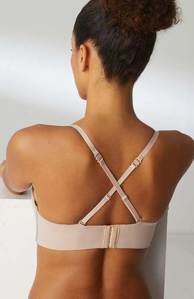 Essential Strapless Bra and Uniq Seamless Brief Set-Lingerie Sets-Simone Perele-SHEER, SHEER, Luxury lingerie brand, Luxury lingerie Hong Kong, Designer lingerie HK, Designer lingerie online, International luxury lingerie, Luxury lingerie gift ideas, buy lingerie online, Designer lingerie global delivery, Luxury lingerie shipping to Australia, Luxury lingerie shipping to Singapore