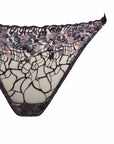 Amela Thong