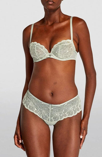 Fleurs Covering Underiwre Bra-Bras-Chantelle-SHEER, SHEER, Luxury lingerie brand, Luxury lingerie Hong Kong, Designer lingerie HK, Designer lingerie online, International luxury lingerie, Luxury lingerie gift ideas, buy lingerie online, Designer lingerie global delivery, Luxury lingerie shipping to Australia, Luxury lingerie shipping to Singapore
